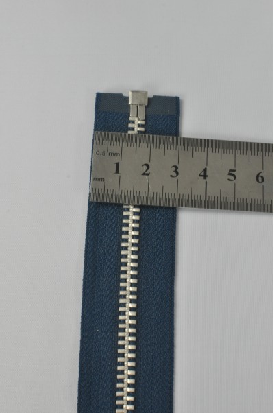 ZIP049 3號拉鏈  開尾拉鏈  白銅牙拉鏈  金屬單頭拉鏈 不設單獨拉鍊訂購 側面照